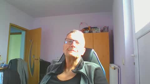 ulmeni4 online show from 12-05-25, 10:57