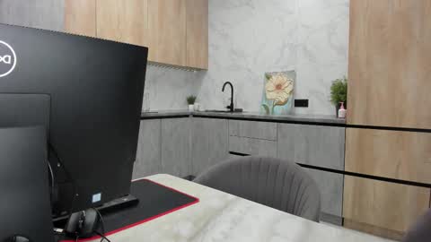 Melena online show from 11-28-25, 12:35