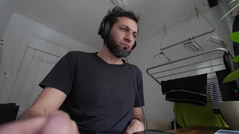 ultratoaster online show from 12-18-25, 05:41