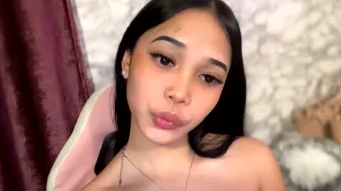 Snapshot of umi_pinay69xx chatting on 02-19-26, 12:23 umi online show from 02-19-26, 12:23