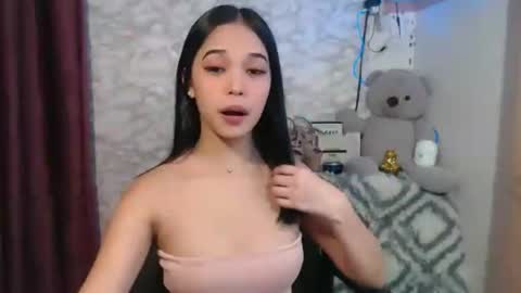 Snapshot of umi_pinay69xx chatting on 03-04-26, 03:18 umi online show from 03-04-26, 03:18