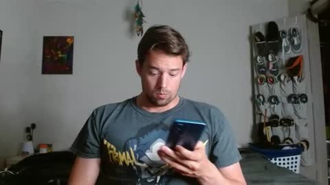 Snapshot of umphreak42 chatting on 04-11-26, 01:43 Andrew online show from 04-11-26, 01:43