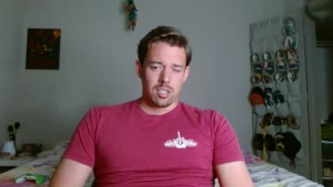 Snapshot of umphreak42 chatting on 05-09-26, 12:16 Andrew online show from 05-09-26, 12:16