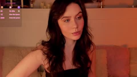 Una  online show from 03-18-26, 09:34