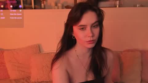 Una  online show from 03-25-26, 09:15