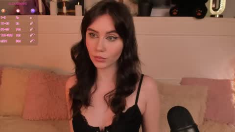 Una  online show from 05-03-26, 09:15