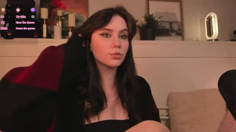Una  online show from 05-15-26, 10:11