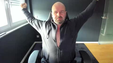 Uncle Bear online show from 10-30-25, 09:44