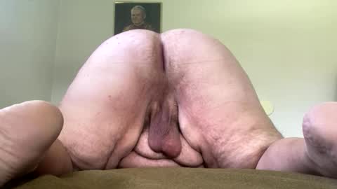 Hairy Sally online show from 10-25-25, 04:13