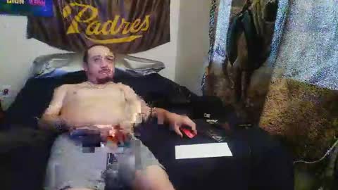 Snapshot of uncut6inn chatting on 05-18-26, 06:47 Latino uncut online show from 05-18-26, 06:47