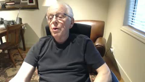 Snapshot of uncut_cumslut chatting on 11-16-25, 06:35 uncut_cumslut online show from 11-16-25, 06:35