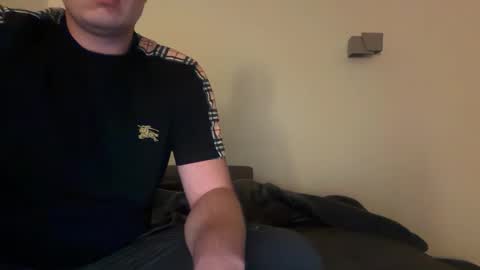 Snapshot of uncutedaustria chatting on 10-06-25, 11:24 Tom online show from 10-06-25, 11:24