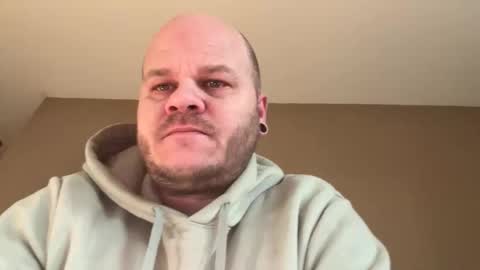 Snapshot of uncutthrober chatting on 03-28-26, 01:00 uncutthrober online show from 03-28-26, 01:00