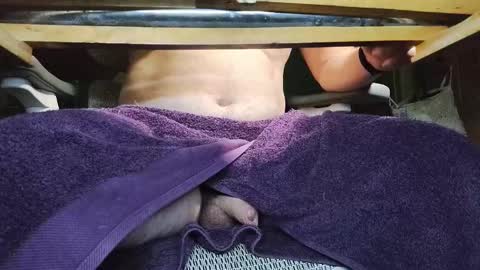 Under the desk online show from 11-03-25, 09:48