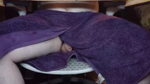 Under the desk online show from 12-21-25, 09:55