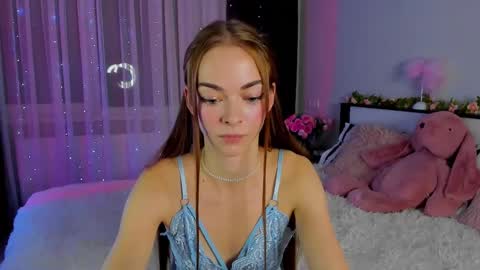 Snapshot of under_the_skin chatting on 12-01-24, 07:36 Under The Skin online show from 12-01-24, 07:36