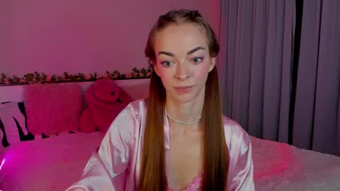 Snapshot of under_the_skin chatting on 12-08-24, 02:41 Under The Skin online show from 12-08-24, 02:41