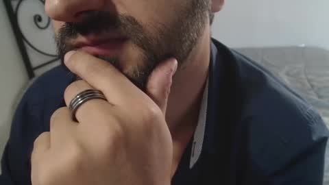 Snapshot of under_thedesk chatting on 10-09-25, 02:26 Giov online show from 10-09-25, 02:26