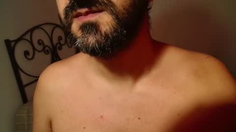 Snapshot of under_thedesk chatting on 10-18-25, 09:37 Giov online show from 10-18-25, 09:37