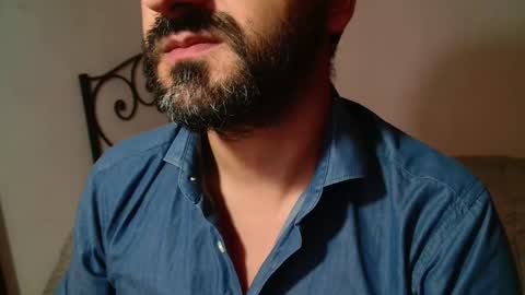 Snapshot of under_thedesk chatting on 10-19-25, 09:48 Giov online show from 10-19-25, 09:48