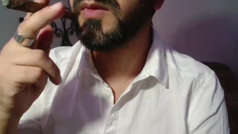 Snapshot of under_thedesk chatting on 11-12-25, 05:13 Giov online show from 11-12-25, 05:13