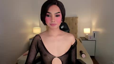 Lily online show from 11-16-25, 03:56