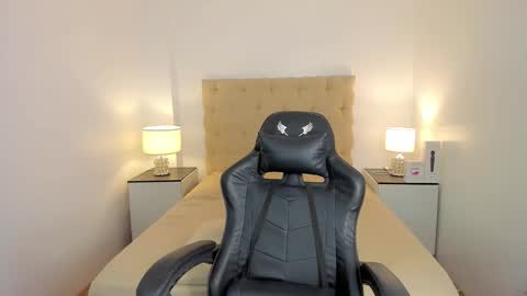 Lily online show from 02-02-26, 09:41