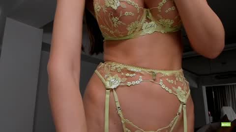 Snapshot of unforgettable_s chatting on 12-04-24, 06:39 Silvia online show from 12-04-24, 06:39