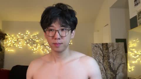 Snapshot of unhingedwang chatting on 10-26-25, 12:16 wang online show from 10-26-25, 12:16