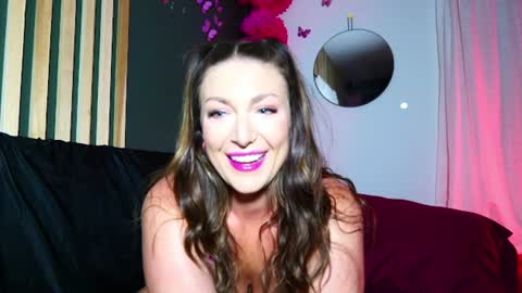 Snapshot of unholyhollyxxx chatting on 04-08-26, 02:22 Holly online show from 04-08-26, 02:22