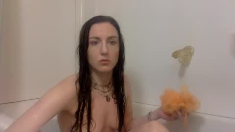 Snapshot of unicornfairy55 chatting on 04-19-26, 01:21 Lola Moonstone online show from 04-19-26, 01:21