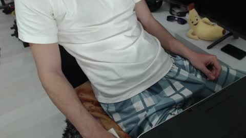 uniqueboy22 online show from 04-20-26, 05:48