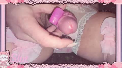 Snapshot of unknownx11 chatting on 11-04-25, 08:57 Issac Eurkok online show from 11-04-25, 08:57