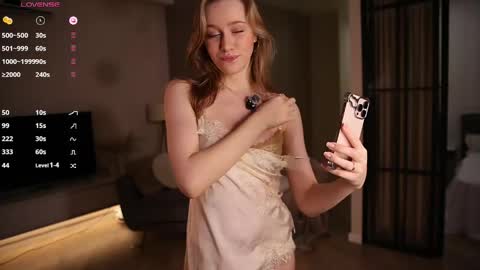 UnnaBella online show from 05-05-26, 07:11
