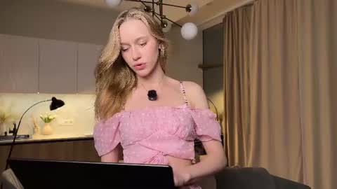 UnnaBella online show from 06-21-26, 07:27