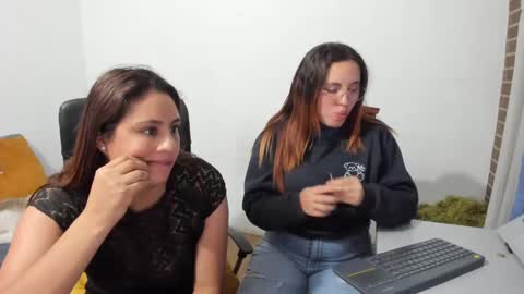 Kary and jhoa online show from 02-21-25, 03:23