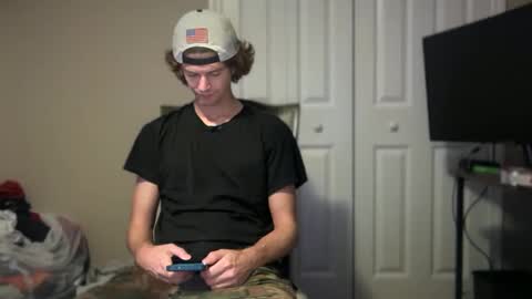 Snapshot of unverifiedbwc chatting on 11-04-25, 11:20 Stepbro online show from 11-04-25, 11:20