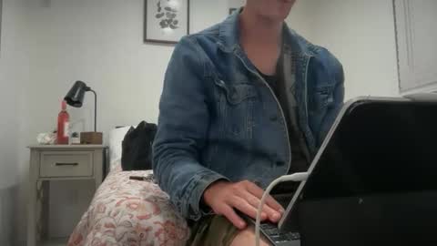 Snapshot of unverifiedbwc chatting on 12-20-25, 01:23 Stepbro online show from 12-20-25, 01:23