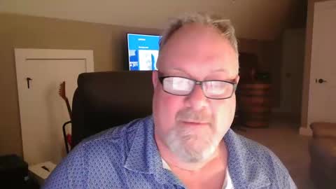 Snapshot of up2later chatting on 03-09-26, 05:11 up2later online show from 03-09-26, 05:11