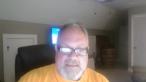 Snapshot of up2later chatting on 04-09-26, 04:56 up2later online show from 04-09-26, 04:56