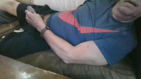 Snapshot of up4it52 chatting on 12-18-24, 10:24 up4it52 online show from 12-18-24, 10:24