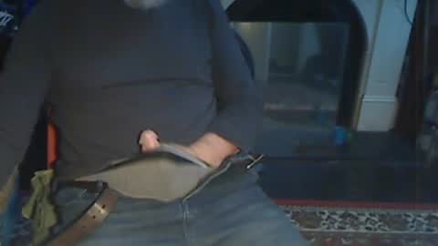 Snapshot of updownunder chatting on 06-12-26, 05:17 Freddie online show from 06-12-26, 05:17