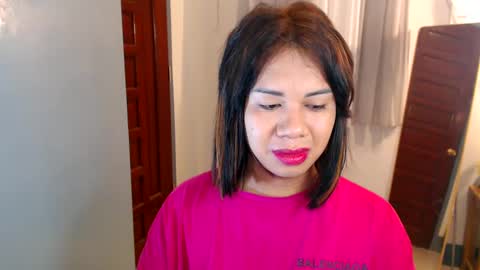 Snapshot of ur_cutiesthotasianxx chatting on 12-02-24, 03:37 Vee online show from 12-02-24, 03:37