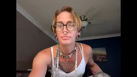 Snapshot of ur_daylee_dose chatting on 05-21-26, 11:01 Ur Daylee dose online show from 05-21-26, 11:01