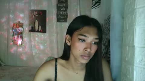 ur_dazzlingmorenaxx online show from 02-18-26, 06:04