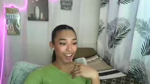 ur_dazzlingmorenaxx online show from 05-18-26, 04:07