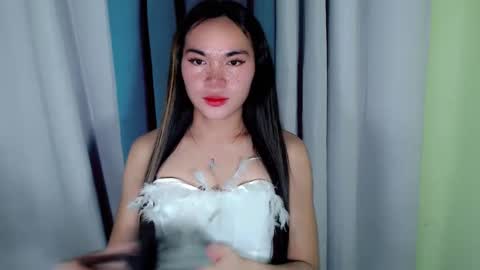QUEENSY online show from 01-17-25, 03:32