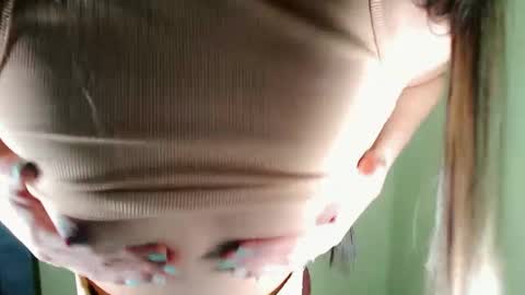 QUEENSY online show from 02-08-25, 03:42