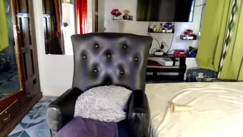 QUEEN ANGELA online show from 12-16-24, 01:53