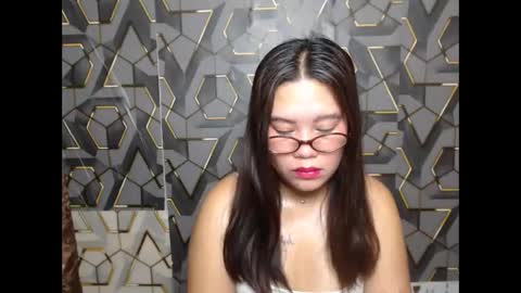 ur_prettychelsie18 online show from 06-05-26, 06:46